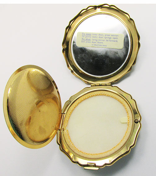 Stratton Vintage 1950s Mid Century Wedgewood Cameo Powder Compact